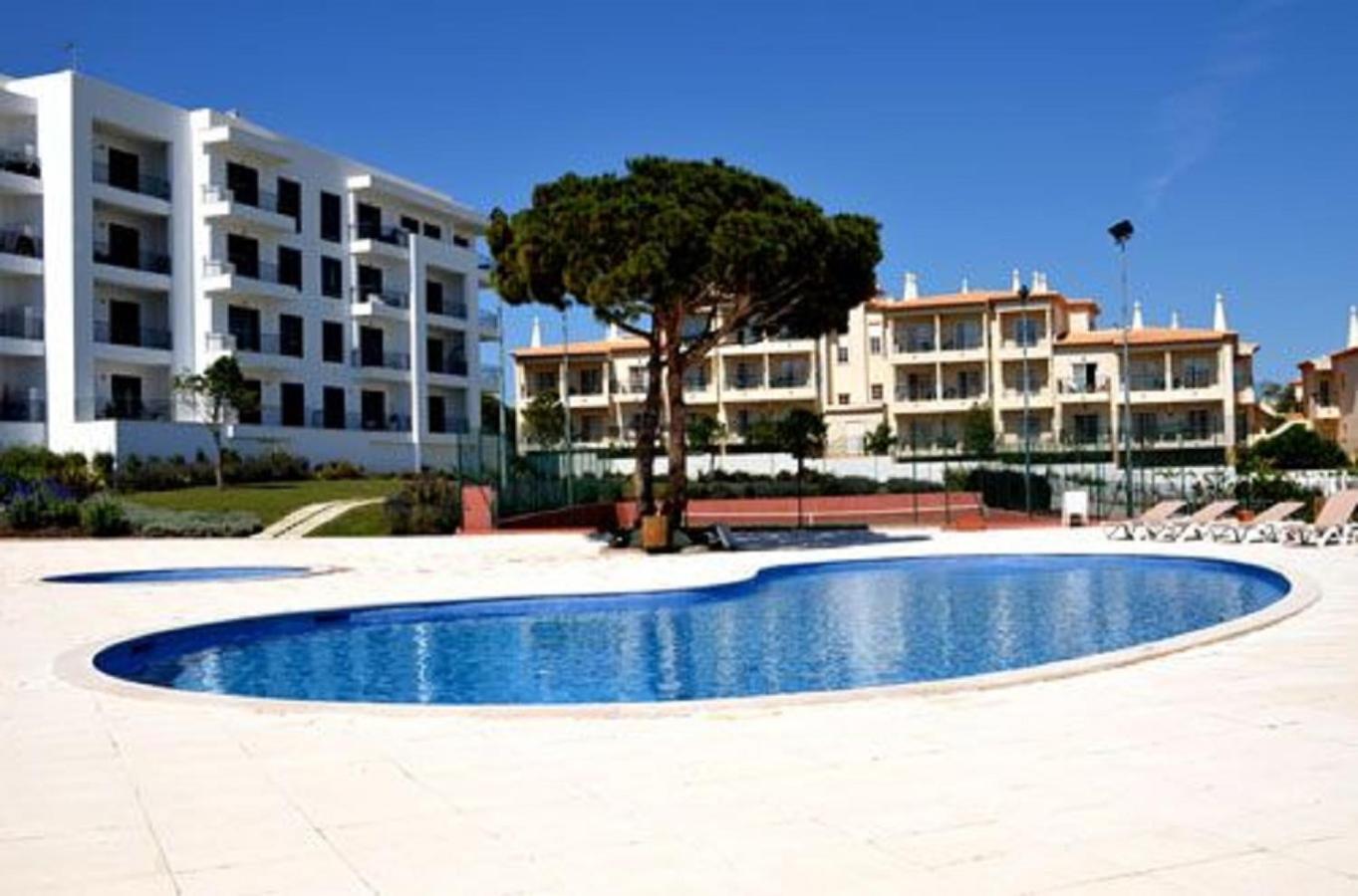 Vista Das Ondas Olhos De Agua Apartment Exterior photo